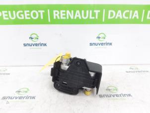 Gebruikte Warmtewisselaar Renault Kangoo Express (RFK) E-Tech 44 kWh Prijs € 175,45 Inclusief btw aangeboden door Snuverink Autodemontage