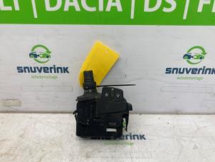 Gebruikte Ruitenwis Schakelaar Renault Kangoo Express (FW) 1.5 dCi 75 FAP Prijs € 48,40 Inclusief btw aangeboden door Snuverink Autodemontage