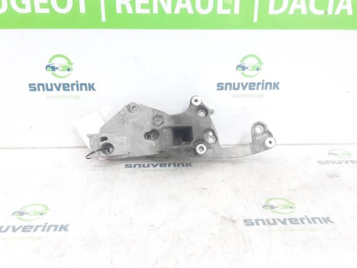 Gebruikte Dynamosteun boven Citroen C4 Berline (BA/BB/BC) 1.2 PureTech 100 12V Prijs € 36,28 Inclusief btw aangeboden door Snuverink Autodemontage