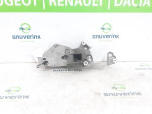 Gebruikte Dynamosteun boven Citroen C4 Berline (BA/BB/BC) 1.2 PureTech 100 12V Prijs € 36,28 Inclusief btw aangeboden door Snuverink Autodemontage