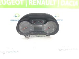 Gebruikte Instrumentenpaneel Opel Crossland (X) 1.2 Turbo 12V Prijs € 250,00 Margeregeling aangeboden door Snuverink Autodemontage