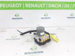 Gebruikte ABS Pomp Renault Captur II (RJB) 1.0 TCe 90 12V Prijs € 224,98 Margeregeling aangeboden door Snuverink Autodemontage