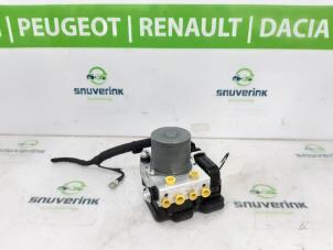 Gebruikte ABS Pomp Renault Captur II (RJB) 1.0 TCe 12V Prijs € 272,23 Inclusief btw aangeboden door Snuverink Autodemontage