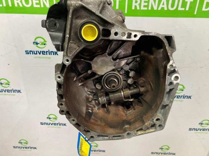 Gebruikte Versnellingsbak Peugeot 107 1.0 12V Prijs € 175,00 Margeregeling aangeboden door Snuverink Autodemontage