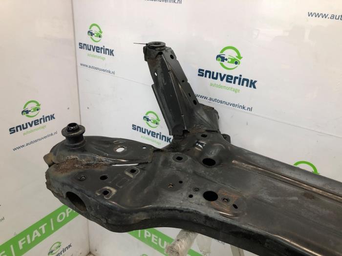 Subframe van een Opel Movano 2.3 CDTi 16V FWD 2013