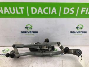 Gebruikte Ruitenwismotor + Mechaniek Renault Clio IV Estate/Grandtour (7R) 1.5 Energy dCi 90 FAP Prijs € 140,00 Margeregeling aangeboden door Snuverink Autodemontage