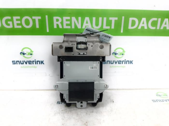 Head-up display van een Peugeot 508 (8D) 2.0 Hybrid4 16V 2012