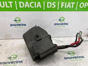 Gebruikte Zekeringkast Renault Twingo II (CN) 1.2 16V Prijs € 40,00 Margeregeling aangeboden door Snuverink Autodemontage