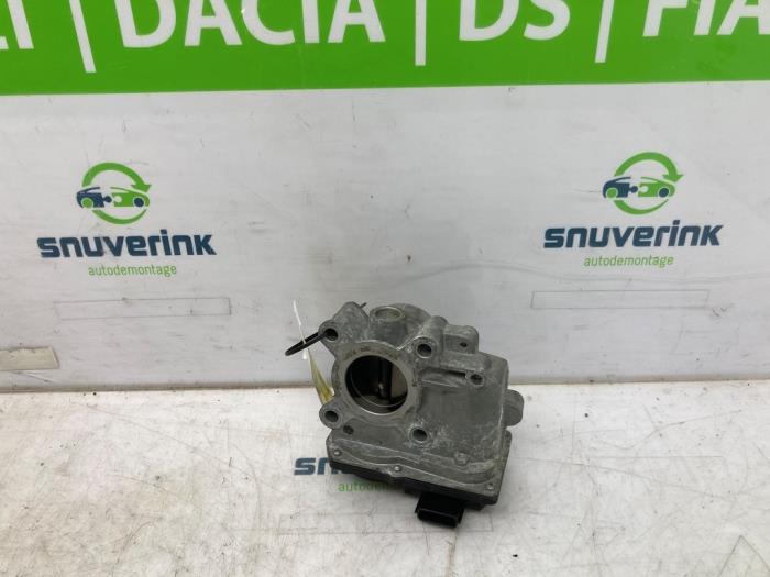 Gebruikte Gasklephuis Renault Twingo II (CN) 1.2 16V Prijs € 95,00 Margeregeling aangeboden door Snuverink Autodemontage