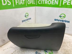 Gebruikte Dashboardkastje Renault Captur (2R) 1.2 TCE 16V EDC Prijs € 40,00 Margeregeling aangeboden door Snuverink Autodemontage