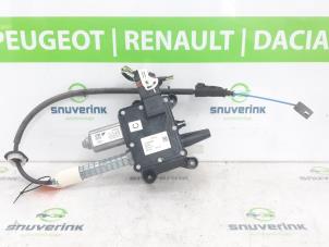 Gebruikte Handrem motor Citroen DS 4/DS 4 Crossback (NX) 1.2 12V PureTech 130 Prijs € 400,00 Margeregeling aangeboden door Snuverink Autodemontage