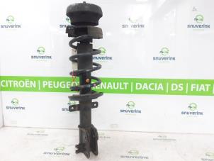 Gebruikte Mac Phersonpoot rechts-voor Renault Trafic (1FL/2FL/3FL/4FL) 1.6 dCi 125 Twin Turbo Prijs € 60,50 Inclusief btw aangeboden door Snuverink Autodemontage