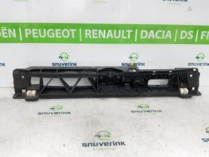 Gebruikte Voorfront Citroen C4 Picasso (3D/3E) 1.6 BlueHDI 115 Prijs € 80,00 Margeregeling aangeboden door Snuverink Autodemontage