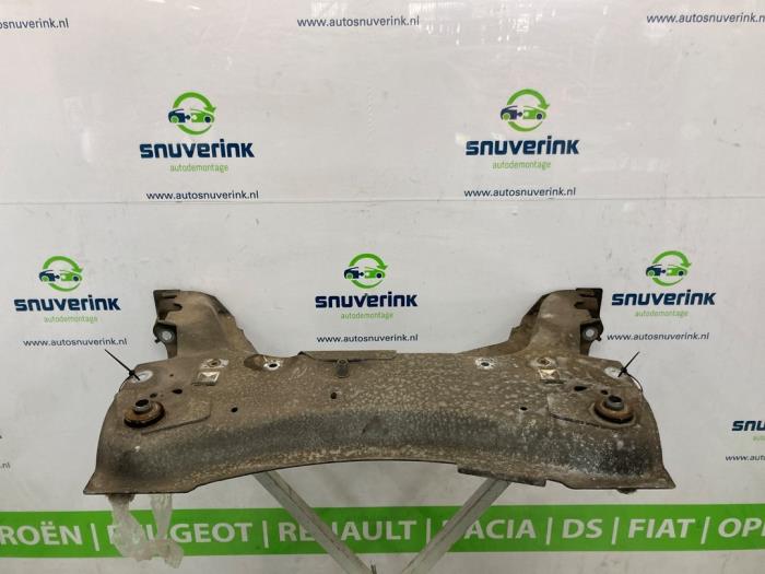 Gebruikte Subframe Renault Clio III Estate/Grandtour (KR) 1.2 16V TCE 100 Prijs € 25,00 Margeregeling aangeboden door Snuverink Autodemontage