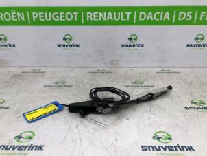 Gebruikte Cabriodak leiding hydraulisch Peugeot 308 CC (4B) 1.6 16V THP Autom. Prijs € 275,00 Margeregeling aangeboden door Snuverink Autodemontage