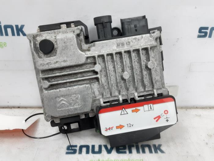 Start/Stop computer van een Citroën C4 Cactus (0B/0P) 1.2 PureTech 82 12V 2014