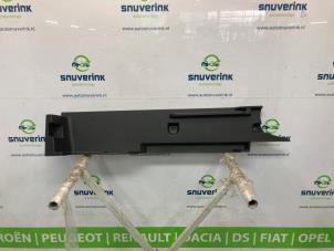 Gebruikte Kofferbakbekleding links Renault Arkana (RJLL) 1.6 E-Tech 145 16V Prijs € 36,30 Inclusief btw aangeboden door Snuverink Autodemontage