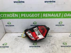 Gebruikte Achterlicht rechts Renault Twingo III (AH) 1.0 SCe 70 12V Prijs € 65,00 Margeregeling aangeboden door Snuverink Autodemontage