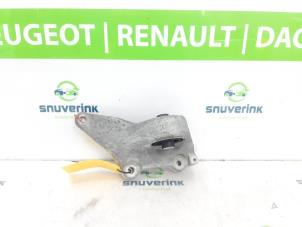 Gebruikte Motorrubber Renault Megane E-Tech (RCB) 60 kWh Prijs € 50,00 Margeregeling aangeboden door Snuverink Autodemontage