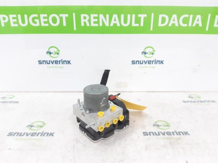 Gebruikte ABS Pomp Renault Megane E-Tech (RCB) 60 kWh Prijs € 300,00 Margeregeling aangeboden door Snuverink Autodemontage