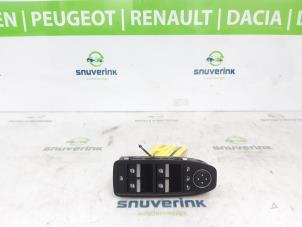 Gebruikte Combischakelaar ramen Renault Megane E-Tech (RCB) 60 kWh Prijs € 75,00 Margeregeling aangeboden door Snuverink Autodemontage