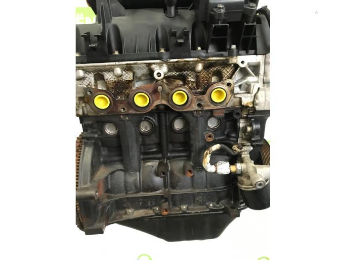 Motor van een Renault Twingo II (CN) 1.2 16V 2011