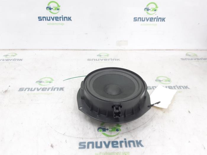 Gebruikte Speaker Renault Megane E-Tech (RCB) 60 kWh Prijs € 40,00 Margeregeling aangeboden door Snuverink Autodemontage