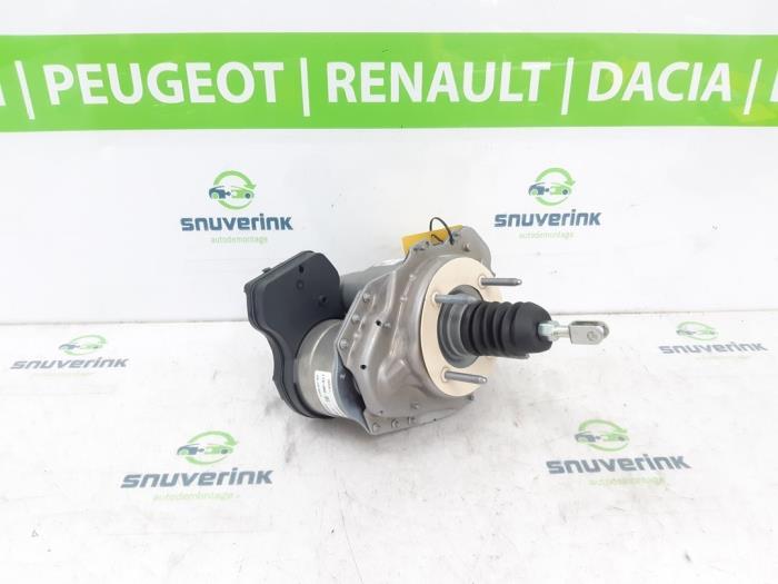 Gebruikte Rembekrachtiger Renault Megane E-Tech (RCB) 60 kWh Prijs € 189,98 Margeregeling aangeboden door Snuverink Autodemontage