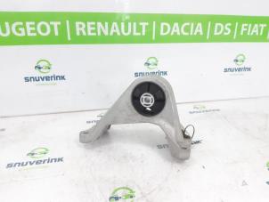 Gebruikte Motorrubber Renault Megane E-Tech (RCB) 60 kWh Prijs € 50,00 Margeregeling aangeboden door Snuverink Autodemontage