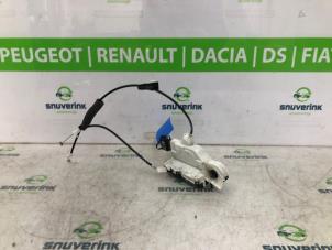 Gebruikte Deurslot Mechaniek 4Deurs links-voor Peugeot 308 (4A/C) 1.6 VTI 16V Prijs € 140,00 Margeregeling aangeboden door Snuverink Autodemontage