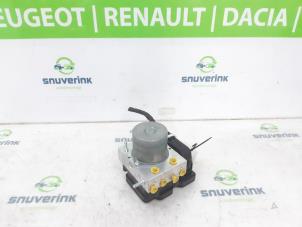 Gebruikte ABS Pomp Renault Arkana (RJLL) 1.6 E-Tech 145 16V Prijs € 241,98 Inclusief btw aangeboden door Snuverink Autodemontage
