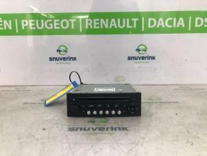 Gebruikte Radio Peugeot Partner (GC/GF/GG/GJ/GK) 1.6 BlueHDI 75 Prijs € 75,00 Margeregeling aangeboden door Snuverink Autodemontage
