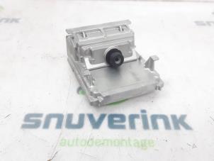 Gebruikte Camera voorzijde Renault Arkana (RJLL) 1.6 E-Tech 145 16V Prijs € 235,95 Inclusief btw aangeboden door Snuverink Autodemontage