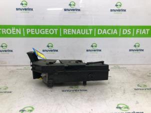 Gebruikte Additatief tank Peugeot Partner (GC/GF/GG/GJ/GK) 1.6 BlueHDI 75 Prijs € 242,00 Inclusief btw aangeboden door Snuverink Autodemontage