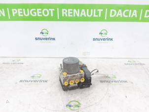 Gebruikte ABS Pomp Peugeot Partner Tepee (7A/B/C/D/E/F/G/J/P/S) 1.6 16V Phase 1 Prijs € 224,98 Margeregeling aangeboden door Snuverink Autodemontage