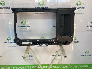 Gebruikte Frontpaneel Peugeot 2008 (UD/UK/UR/US/UX) e-2008 54 kWh Prijs € 181,50 Inclusief btw aangeboden door Snuverink Autodemontage