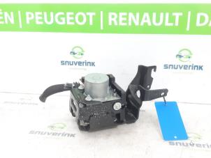 Gebruikte ABS Pomp Peugeot 2008 (UD/UK/UR/US/UX) e-2008 54 kWh Prijs € 484,00 Inclusief btw aangeboden door Snuverink Autodemontage
