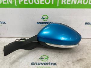 Gebruikte Spiegel Buiten links Peugeot 208 I (CA/CC/CK/CL) 1.2 Vti 12V PureTech 82 Prijs € 119,98 Margeregeling aangeboden door Snuverink Autodemontage