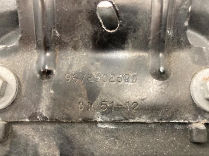 Frontpaneel van een Peugeot 208 I (CA/CC/CK/CL) 1.2 Vti 12V PureTech 82 2013