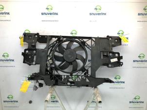 Gebruikte Voorfront Renault Scénic III (JZ) 1.6 16V Prijs € 125,00 Margeregeling aangeboden door Snuverink Autodemontage