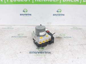 Gebruikte ABS Pomp Renault Symbioz (RJB) 1.6 E-Tech Full Hybrid 145 Prijs € 302,50 Inclusief btw aangeboden door Snuverink Autodemontage