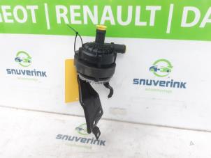 Gebruikte Waterpomp Renault Symbioz (RJB) 1.6 E-Tech Full Hybrid 145 Prijs € 139,15 Inclusief btw aangeboden door Snuverink Autodemontage