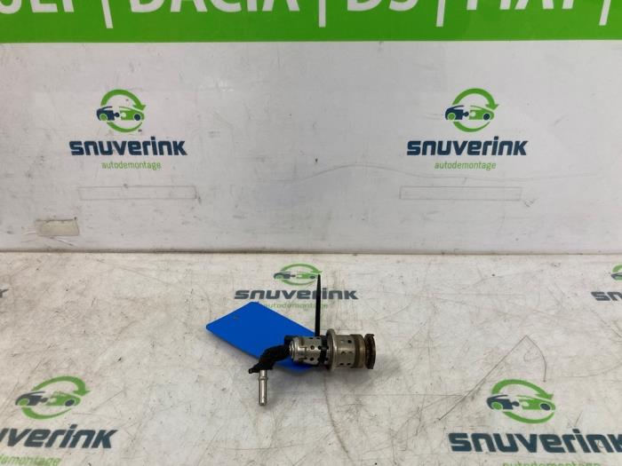 Gebruikte Injector adblue Peugeot 208 I (CA/CC/CK/CL) 1.6 Blue HDi 75 Prijs € 40,00 Margeregeling aangeboden door Snuverink Autodemontage