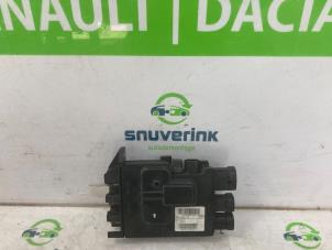 Gebruikte Zekeringkast Renault Scénic III (JZ) 1.5 dCi 110 Prijs € 125,00 Margeregeling aangeboden door Snuverink Autodemontage