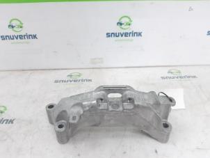 Gebruikte Motorrubber Peugeot 308 SW (F4/FC/FN/FR) 1.2 PureTech Hybrid 136 Prijs € 90,75 Inclusief btw aangeboden door Snuverink Autodemontage