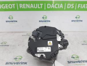 Dynamo van een Peugeot 308 SW (F4/FC/FN/FR) 1.2 PureTech Hybrid 136 2024