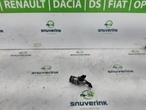 Gebruikte Adblue injector Peugeot Partner (GC/GF/GG/GJ/GK) 1.6 BlueHDI 75 Prijs € 40,00 Margeregeling aangeboden door Snuverink Autodemontage