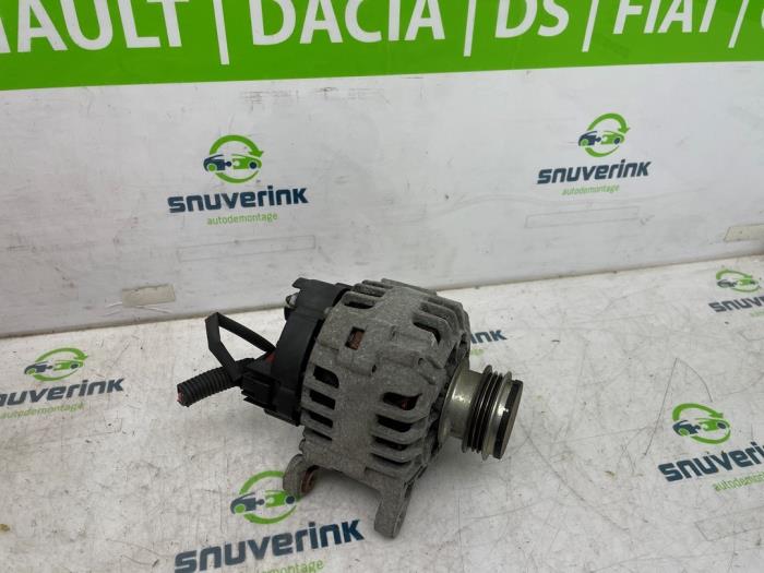 Gebruikte Dynamo Renault Twingo II (CN) 1.2 16V Prijs € 55,00 Margeregeling aangeboden door Snuverink Autodemontage