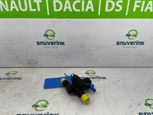 Gebruikte Waterpomp Peugeot 2008 (UD/UK/UR/US/UX) e-2008 54 kWh Prijs € 90,75 Inclusief btw aangeboden door Snuverink Autodemontage