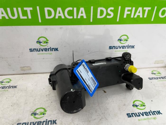 Gebruikte Airco Condensor Peugeot 2008 (UD/UK/UR/US/UX) e-2008 54 kWh Prijs € 169,40 Inclusief btw aangeboden door Snuverink Autodemontage